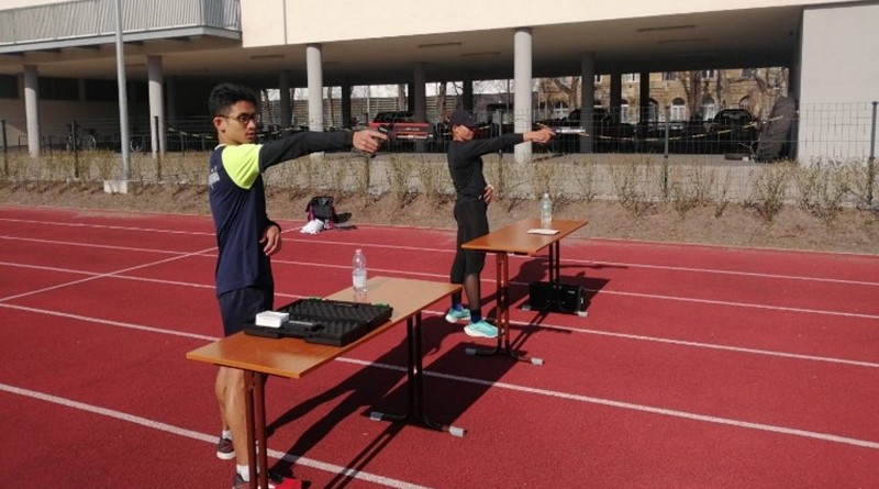 สองนักกีฬาปัญจกีฬาซ้อมหนักเตรียมสู้ศึกในบัลกาเรีย