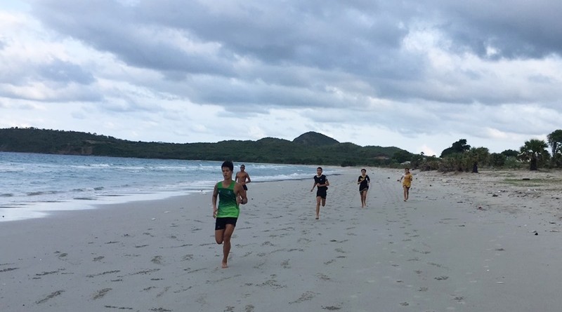 ๒๗ พ.ค.๖๒ นักกีฬาปัญจกีฬาฝึกซ้อมวิ่งบนพื้นทราย ณ หาดน้ำใส